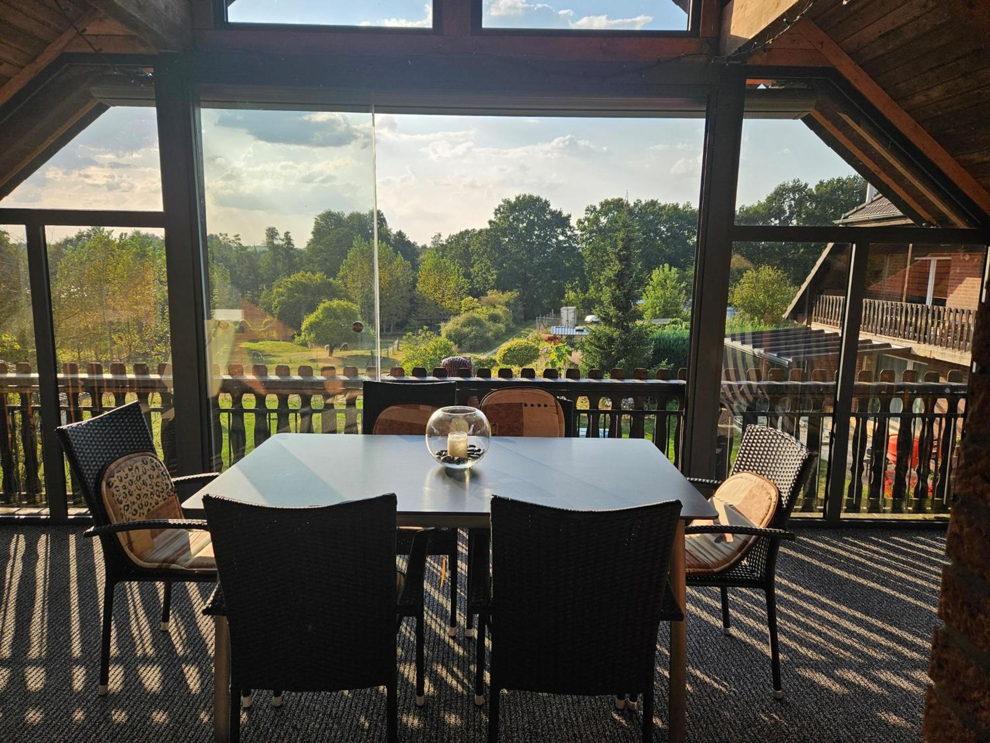 Appartement Fewo Mit Balkon, Zimmermann à Strasen Extérieur photo